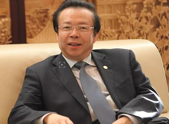 人民法院报：赖小民曾检举两名下属人员违法犯罪
